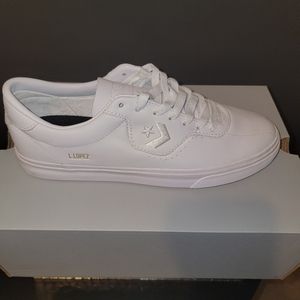 Converse Louie lopez